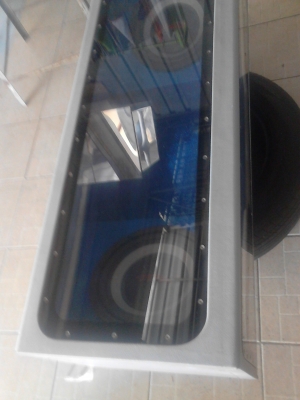 ตู้ลำโพงเครื่องเสียง  ยาว 112 ซม สูง 30 ซม. กระจกนั่งได้  tel.081-427-3941