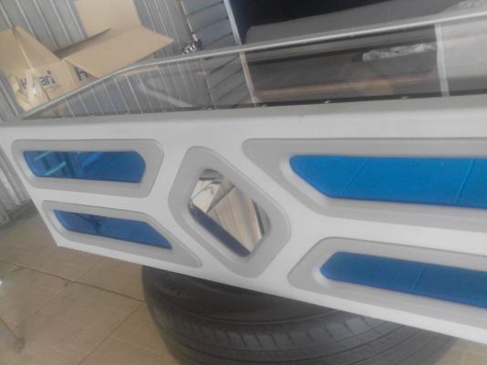 ตู้ลำโพงเครื่องเสียง  ยาว 112 ซม สูง 30 ซม. กระจกนั่งได้  tel.081-427-3941