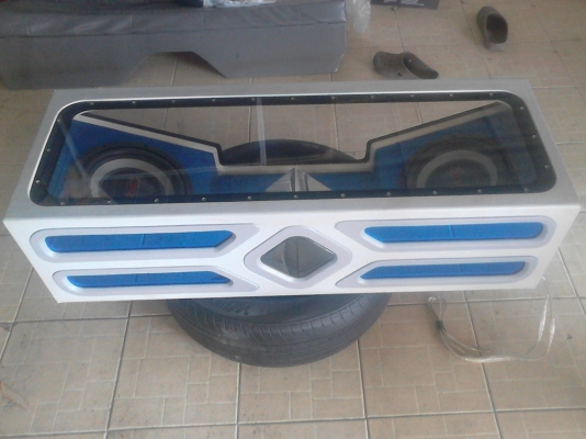 ตู้ลำโพงเครื่องเสียง  ยาว 112 ซม สูง 30 ซม. กระจกนั่งได้  tel.081-427-3941