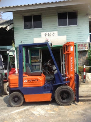 +++ ขายโฟล์คลิฟท์  TOYOTA 5FD20  ขนาด  2  ตัน  เครื่องยนต์ดีเซล  เสา  3  เมตร  เกียร์ธรรมดา  งา 1,070  มม.  ยางตันครับ
