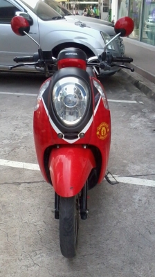 พี่บัดรับไปดูแลต่อแล้วNew Scoopy I ปี56  ลิขสิทธิ์MANUแท้ (ตลาดปลวกแดง)