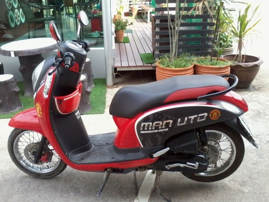 พี่บัดรับไปดูแลต่อแล้วNew Scoopy I ปี56  ลิขสิทธิ์MANUแท้ (ตลาดปลวกแดง)