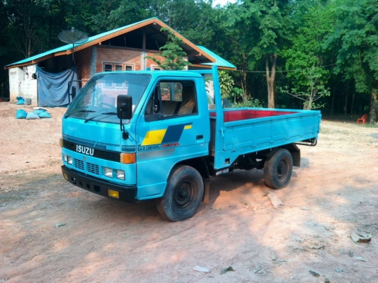 ISUZU NKR88ฝาดำ ห้างแท้ รถสีใหม่สวยครับพร้อมใช้ ISUZU NKR88ฝาดำ ห้างแท้ รถสีใหม่สวยครับพร้อมใช้