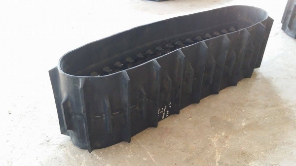 แทรคยางเก่าญี่ปุ่น สภาพสวย สามารถนำไปใช้กับรถเกี่ยวนวดข้าวได้ ราคาถูก คุณภาพดี แทรคยางเก่าญี่ปุ่น สภาพสวย สามารถนำไปใช้กับรถเกี่ยวนวดข้าวได้ ราคาถูก คุณภาพดี