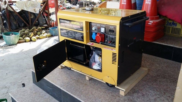 เครื่องปั่นไฟ GREENMAX5GF-LDE-3 สินค้ามือ 1 ปั่นไฟออก 380V, 220V., 12V. มีล้อในการเคลื่อนที่ ทำให้สะดวกในการเคลื่อนย้าย สินค้าพร้อมส่ง เครื่องปั่นไฟ GREENMAX5GF-LDE-3 สินค้ามือ 1 ปั่นไฟออก 380V, 220V., 12V. มีล้อในการเคลื่อนที่ ทำให้สะดวกในการเคลื่อนย้าย สินค้าพร้อมส่ง