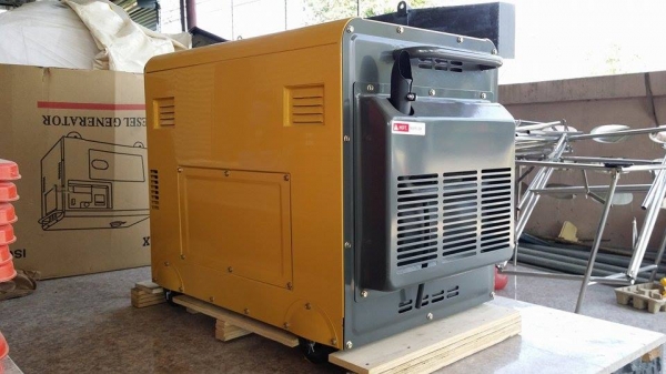 เครื่องปั่นไฟ GREENMAX5GF-LDE-3 สินค้ามือ 1 ปั่นไฟออก 380V, 220V., 12V. มีล้อในการเคลื่อนที่ ทำให้สะดวกในการเคลื่อนย้าย สินค้าพร้อมส่ง เครื่องปั่นไฟ GREENMAX5GF-LDE-3 สินค้ามือ 1 ปั่นไฟออก 380V, 220V., 12V. มีล้อในการเคลื่อนที่ ทำให้สะดวกในการเคลื่อนย้าย สินค้าพร้อมส่ง