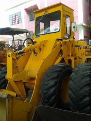 ต้องการขายรถตักยี่ห้อ komatsu-510 รถนอกนำเข้าจากญี่ปุ่น