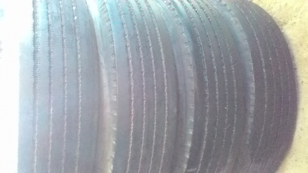 ขายยาง9.5  R17.5