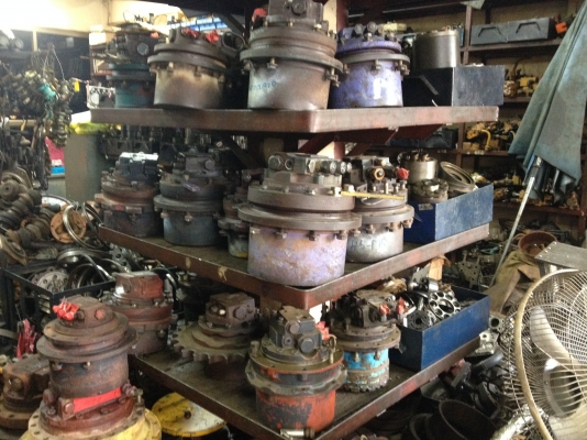 ปั้มและตัวเดินรถแบ็คโฮ