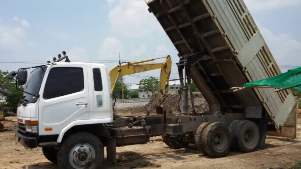 ขายด่วนสิบล้อดั้ม Mitsubishi