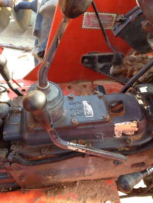 แทรคเตอร์ ฮิโนโมโต้ E324 พร้อมใบดันดิน