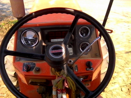 แทรคเตอร์ ฮิโนโมโต้ E324 พร้อมใบดันดิน