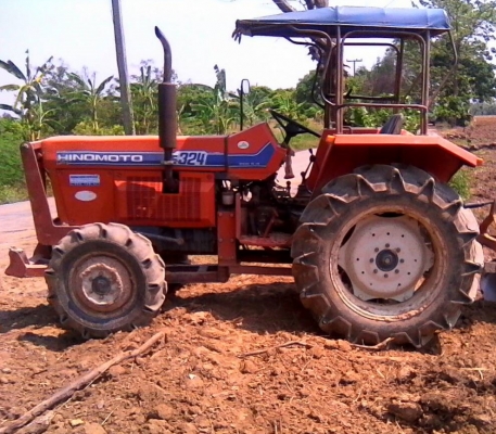 แทรคเตอร์ ฮิโนโมโต้ E324 พร้อมใบดันดิน