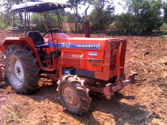 แทรคเตอร์ ฮิโนโมโต้ E324 พร้อมใบดันดิน