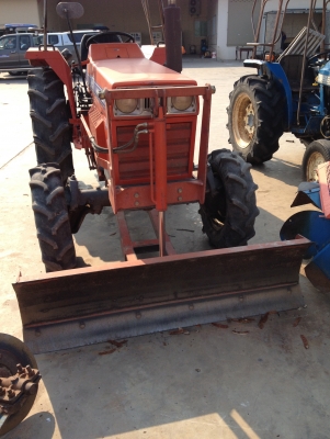 แทรคเตอร์ ฮิโนโมโต้ E324 พร้อมใบดันดิน