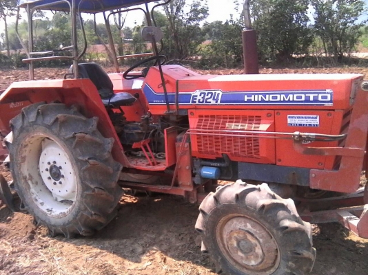 แทรคเตอร์ ฮิโนโมโต้ E324 พร้อมใบดันดิน