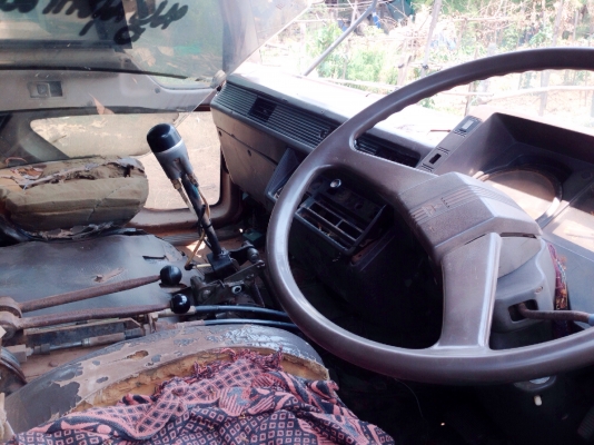 MITSUBISHI FUSO FN527 - 195 HP 6D16 MA 25437 สิบล้อดั๊มพ์ 2 เพลา กระบะดั๊มพ์เหล็ก 12 ตันความสภาพดีพร้อมบรรทุกหนักได้เลย เครื่องยนต์แรงดี หัวเก๋งมีผุตามสภาพครับภายในเก๋งคอนโซลครบ พวงมาลัยเพาเวอร์ ระบบเบรคทริ๊ปฟี้ครบครัน ช่วงล่างแน่นคัชซีสวยเดิมๆไม่มีบวม เบ