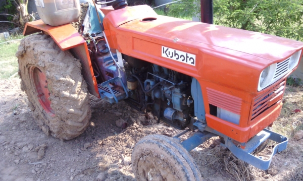 คูโบต้า 3 สูบ เพลาเดียว ต่อลองไ้ด้ พร้อมอุปกรณ์ 3 อย่าง