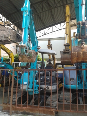 ต้องการขายรถขุดยี่ห้อ KOBELCO-SK40SR-1 รถนอกนำเข้าจากญี่ปุ่น