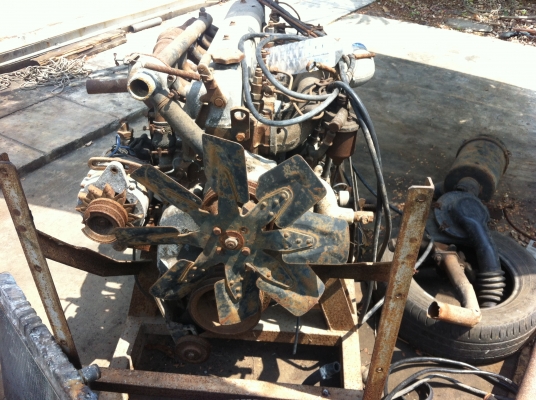 ขายเครื่องยนต์ฮีโน่ EH100เครื่องใช้งานน้อยคับ