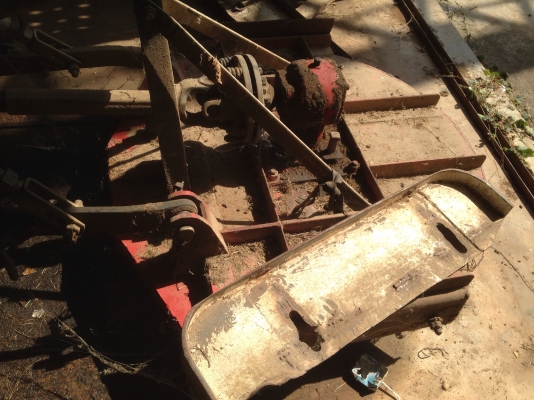 ขายรถไถ  Isaki TL2300 พร้อมเครื่องตัดหญ้า แบบโรตารี่ รถสวยเดิมๆ