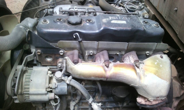 รถอีซุซุ 6 ล้อ รั้ว NPR เปลื่ยนเครื่อง 110  แรงม้า ปี 35.   สนใจติดต่อ 081 - 6079515