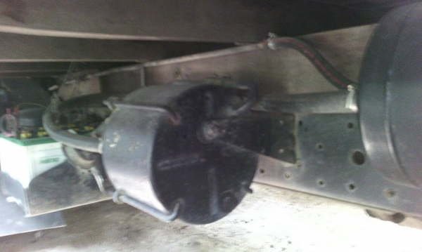 รถอีซุซุ 6 ล้อ รั้ว NPR เปลื่ยนเครื่อง 110  แรงม้า ปี 35.   สนใจติดต่อ 081 - 6079515