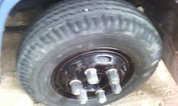 รถอีซุซุ 6 ล้อ รั้ว NPR เปลื่ยนเครื่อง 110  แรงม้า ปี 35.   สนใจติดต่อ 081 - 6079515