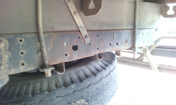 รถอีซุซุ 6 ล้อ รั้ว NPR เปลื่ยนเครื่อง 110  แรงม้า ปี 35.   สนใจติดต่อ 081 - 6079515