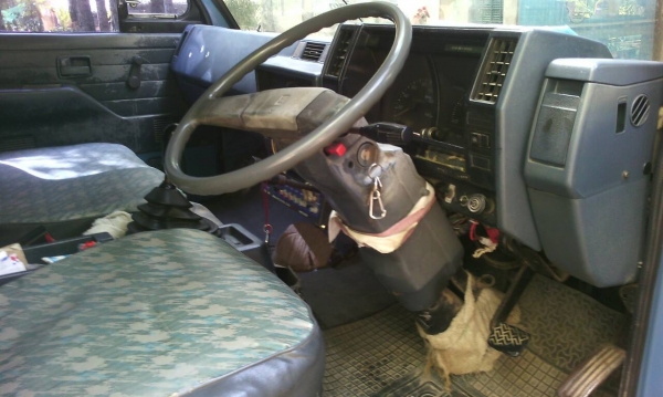 รถอีซุซุ 6 ล้อ รั้ว NPR เปลื่ยนเครื่อง 110  แรงม้า ปี 35.   สนใจติดต่อ 081 - 6079515