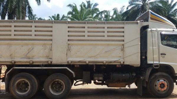 รถฮีโน่ 10 ล้อดั้ม  380  แรงม้า ปี 53  ( ขายแม่ , ลูก. )   สนใจติดต่อ 081 - 6079515