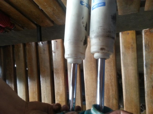 ขายโช๊คอัพ 1 คู่ Procomp ES9000 ขายโช๊คอัพ 1 คู่ Procomp ES9000