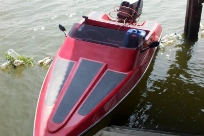 ขาย เรือไฟเบอร์ทรงสปอร์ต พร้อมเครื่อง SUZUKI 20 แรง + เทเลอร์พร้อมใช้ ขนาด 11 ฟุต ราคา 95,000