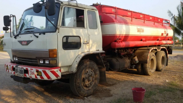 HINO.FL176-เพลาเดียว-เครื่องEH700.ถังน้ำมัน15,000ลิตร.เบรคทิ๊ปฟี่.สภาพสวยมากพร้อมใช้-ราคา-550,000- HINO.FL176-เพลาเดียว-เครื่องEH700.ถังน้ำมัน15,000ลิตร.เบรคทิ๊ปฟี่.สภาพสวยมากพร้อมใช้-ราคา-550,000-