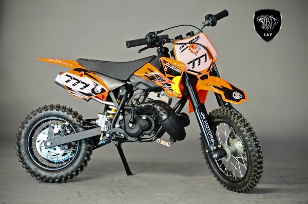 วิบาก ใหม่ล่าสุด 2 จังหวะ 50 CC ล้อ หน้า 14 หลัง 12 รถแข่ง รุ่น JACOB MINI โช็คหน้าหัวกลับ โช็คหลัง นิ่ม กระโดได้ ท่อเสียงรถสูตร เป็น ออโต้บิดแล้วไปเลย ขี่ง่าย ไม่ต้องเข้าเกียร์ ดิสเบรค หน้า หลัง เท่ สไตร์ รถสูตร สนาม ราคาโปรโมชั่น จาก 29000 ช่วงแนะนำเหลื