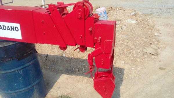 เครน 5 ตัน  5ปอก  4 ชัก  ทานาโน่