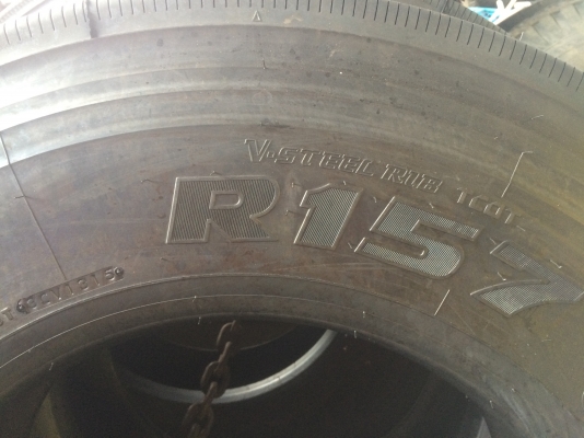 ถูกมาก!!!!! ยางเรเดียล บริดสโตน 11r22.5 ปี2015 ราคา 9700บาท