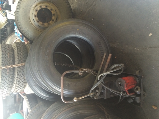 ถูกมาก!!!!! ยางเรเดียล บริดสโตน 11r22.5 ปี2015 ราคา 9700บาท