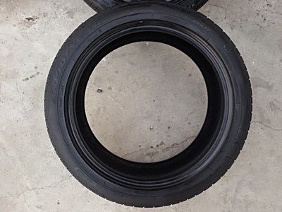 ขายยาง215/45/17 ปี 2112 GOODYEAR 1 คู่