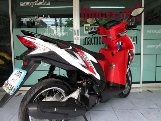 CLICK 125 i  ลายสตีท สีขาวแดง รถเดือน มกราคม ปี 57 ไมล์ 4 พันโล แถม 2 รายการ 29900