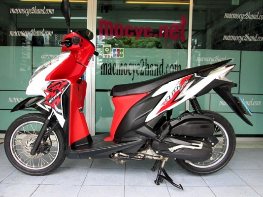CLICK 125 i  ลายสตีท สีขาวแดง รถเดือน มกราคม ปี 57 ไมล์ 4 พันโล แถม 2 รายการ 29900