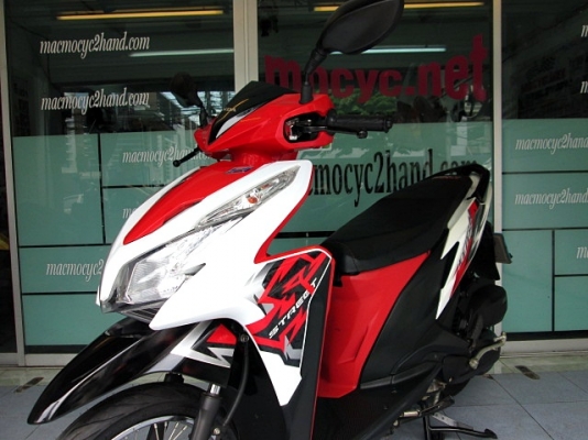 CLICK 125 i  ลายสตีท สีขาวแดง รถเดือน มกราคม ปี 57 ไมล์ 4 พันโล แถม 2 รายการ 29900