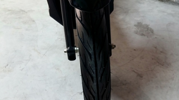 CLICK 125 i  ลายสตีท สีขาวแดง รถเดือน มกราคม ปี 57 ไมล์ 4 พันโล แถม 2 รายการ 29900