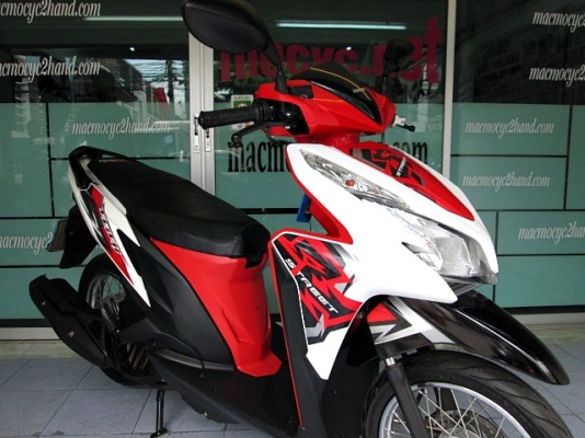 CLICK 125 i  ลายสตีท สีขาวแดง รถเดือน มกราคม ปี 57 ไมล์ 4 พันโล แถม 2 รายการ 29900