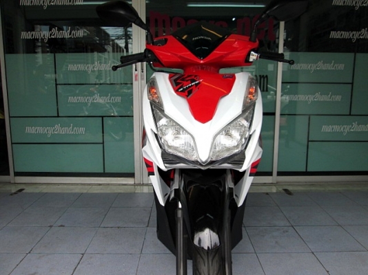 CLICK 125 i  ลายสตีท สีขาวแดง รถเดือน มกราคม ปี 57 ไมล์ 4 พันโล แถม 2 รายการ 29900