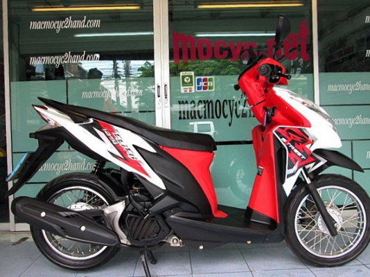 CLICK 125 i  ลายสตีท สีขาวแดง รถเดือน มกราคม ปี 57 ไมล์ 4 พันโล แถม 2 รายการ 29900
