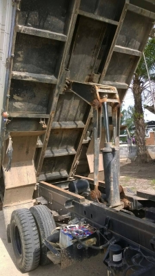 รถฮีโน่ 6 ล้อดั้ม 175 แรงม้า. ปี 53   ( รถวิ่ง 2xx,xxx กว่า กม. )     สนใจติดต่อ  081 - 6079515