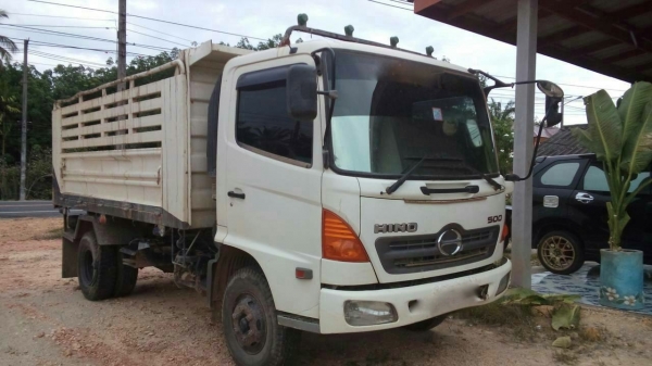 รถฮีโน่ 6 ล้อดั้ม 175 แรงม้า. ปี 53   ( รถวิ่ง 2xx,xxx กว่า กม. )     สนใจติดต่อ  081 - 6079515