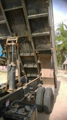 รถฮีโน่ 6 ล้อดั้ม 175 แรงม้า. ปี 53   ( รถวิ่ง 2xx,xxx กว่า กม. )     สนใจติดต่อ  081 - 6079515