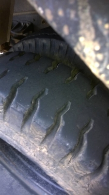 รถฮีโน่ 6 ล้อดั้ม 175 แรงม้า. ปี 53   ( รถวิ่ง 2xx,xxx กว่า กม. )     สนใจติดต่อ  081 - 6079515